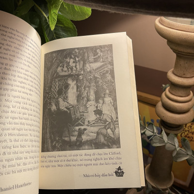 Sách Văn Học Trinh Thám Cổ Điển - Nhà Có Bảy Đầu Hồi - Phúc Minh Books