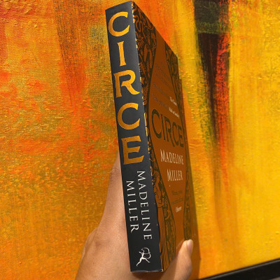 Sách - Circe by Madeline Miller / Historical Fiction /  Greek Mythology / English Fantasy Fiction - Sách Ngoại văn Nhập khẩu