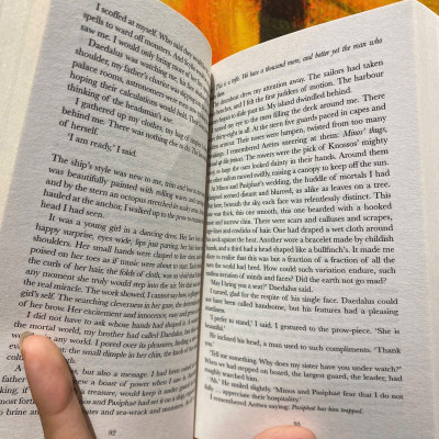 Sách - Circe by Madeline Miller / Historical Fiction /  Greek Mythology / English Fantasy Fiction - Sách Ngoại văn Nhập khẩu