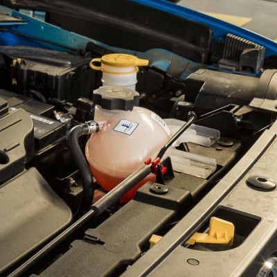 Nước làm mát chống đông pha sẵn cho ô tô Bluechem 32046E