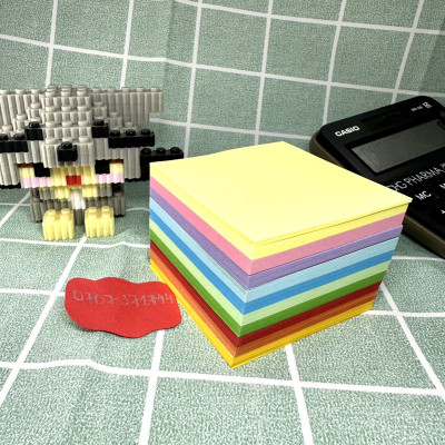Giấy Gấp Hạc 520 Tờ Gồm 10 Màu Khác Nhau Kích Thước 7cm và 10cm Có Thể Dùng Làm Giấy Note Không Keo