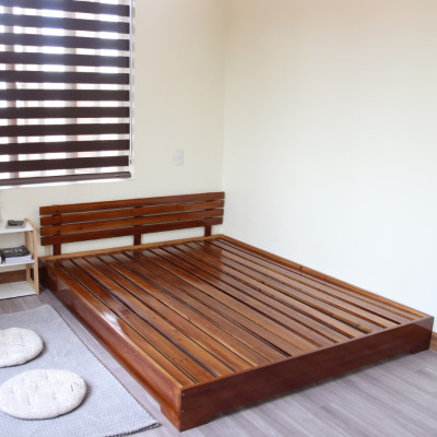 Giường ngủ gỗ CT12 Tundo màu vàng nâu