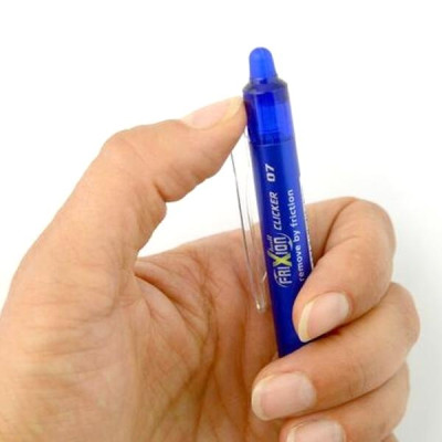 Bút Bi Bấm Xóa Được Pilot Frixion 0.7mm - Màu Xanh