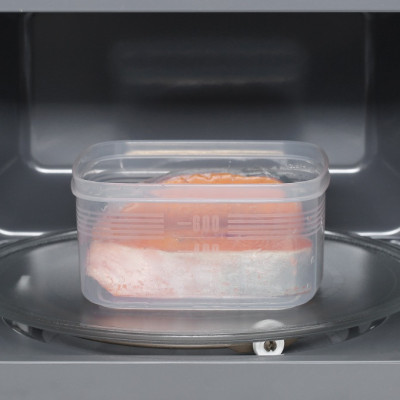 Hộp nhựa cao cấp bảo quản thực phẩm hình vuông 900ml - Hàng nội địa Nhật