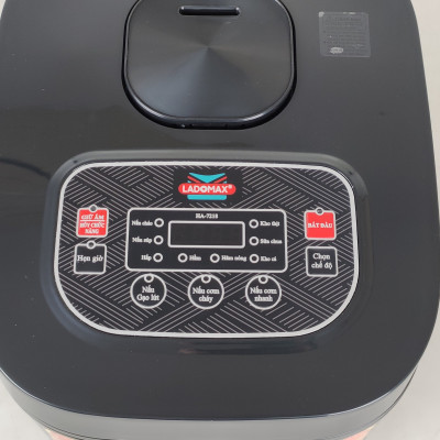 Nồi cơm điện tử lòng niêu 1.8L Ladomax màu đen, công suất 700W, tráng men chống dính-Hàng chính hãng