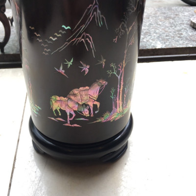 HỘP ĐỰNG TRÀ CHÈ BẰNG GỖ TRẮC ĐỎ ĐEN KẾT HỢP VỚI KHẢM ỐC ĐỎ KT 21×11.5CM