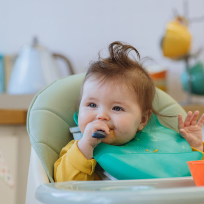 Thìa Tập Ăn Tommee Tippee Easigrip, Dành Cho Bé Từ 6 Tháng - Set 5 Thìa, Tách Lẻ (Giao Màu Ngẫu Nhiên)