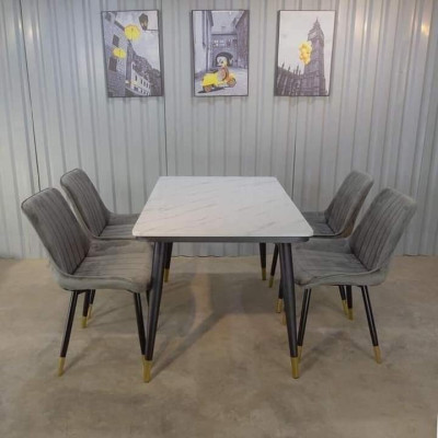 Bàn ăn 1m4 chân bọc đồng, mặt đá Juno Sofa và 4 ghế bọc nệm êm