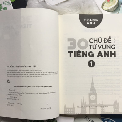 Sách: 30 Chủ Đề Từ Vựng Tiếng Anh - Tập 1 (Trang Anh) - Tặng Kèm Sổ Tay Mini Siêu Dễ Thương