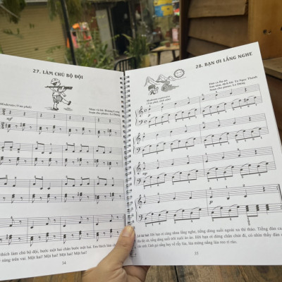 PIANO CHO THIẾU NHI – Tuyển tập 220 tiểu phẩm nổi tiếng (Phần 3) – Lê Dũng biên soạn – Huy Hoàng Bookstore – NXB Dân Trí (Bìa mềm)