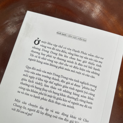 KHU TẬP THỂ HẠNH PHÚC - Cho Chang – In – Hoàng Phương, Kim Min Jung dịch - Nhã Nam - NXB Hội Nhà Văn (Bìa mềm)