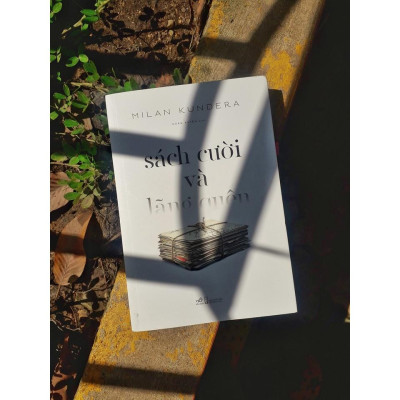 Sách Sách cười và lãng quên - Nhã Nam - BẢN QUYỀN