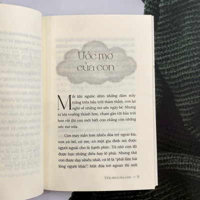 Sách - Hoa tàn rực rỡ