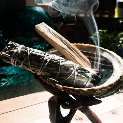 Combo gồm 2 thanh palo santo và 2 bó xô bảo vệ Bạch đàn (Eucalyptus smudge stick)THANH TẨY & BẢO VỆ