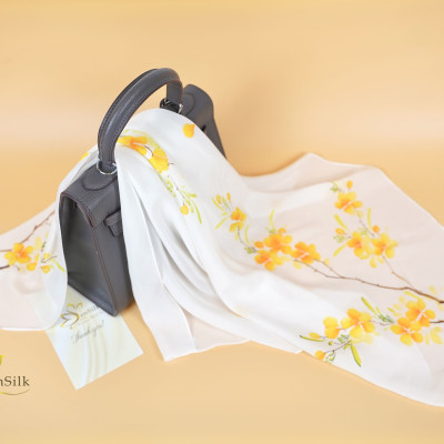 Khăn Lụa Vuông Vẽ Hoa Mai SenSilk – Quà Tặng May Mắn