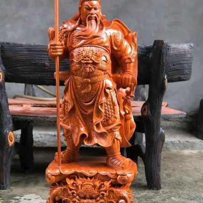 Tượng gỗ quan công trấn ải đứng trên đầu hổ phù kt 40×16×11cm