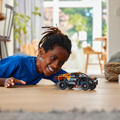 Đồ Chơi Lắp Ráp Xe Đua Địa Hình Neom McLaren Extreme E - NEOM McLaren Extreme E Race Car - Lego Technic 42166 (252 Mảnh Ghép)