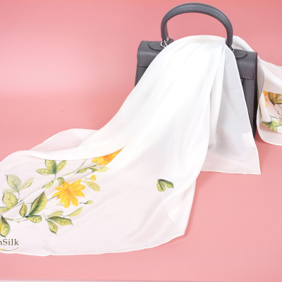 Khăn Lụa Vuông Vẽ Hoa Dã Quỳ – SenSilk Painting Silk