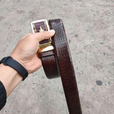 Nịt da cá sấu BẢN LỚN phù hợp bụng bia. Da bụng vân đẹp nhẹ nhàng! (mặt vàng)