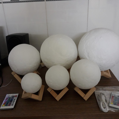 Đèn ngủ mặt trăng moon light 3d 16 màu điều khiển từ xa