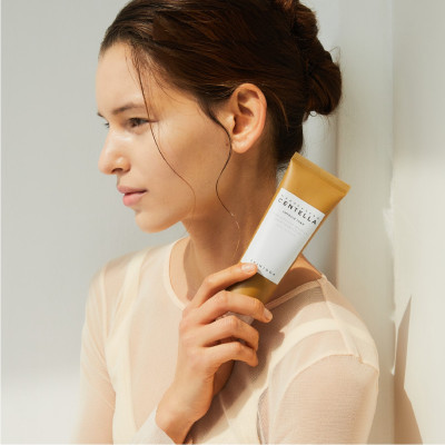 Bộ 3 Sản Phẩm Dưỡng Da Skin1004 Madagascar Centella bao gồm  Sữa rửa mặt 125ml + Toner 210ml + Serum 100ml