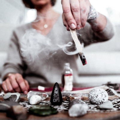 Combo gồm 2 thanh palo santo và 2 bó xô bảo vệ Bạch đàn (Eucalyptus smudge stick)THANH TẨY & BẢO VỆ