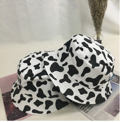 Mũ bò sữa đội được 2 mặt tiện lợi