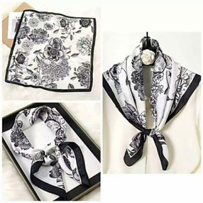 KHĂN QUÀNG CỔ LỤA HÌNH VUÔNG THỜI TRANG