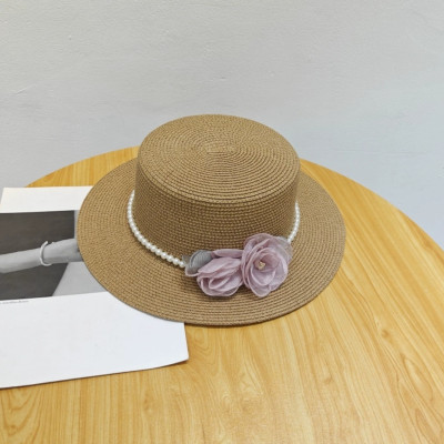 Nón mũ rộng vành nhỏ chất liệu cói mũ rộng vành đi biển phối đai ngọc trai nhân tạo gắn 2 hoa màu hồng xinh mẫu mới thời trang Hàn Quốc dona24082508