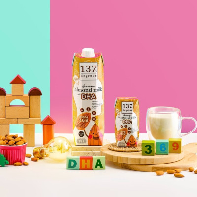 Lốc 3 hộp Sữa hạt Hạnh nhân DHA 137 DEGREES 180ml