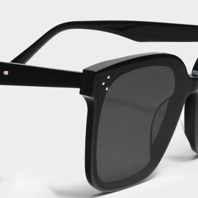 Kính râm Mắt vuông sành điệu