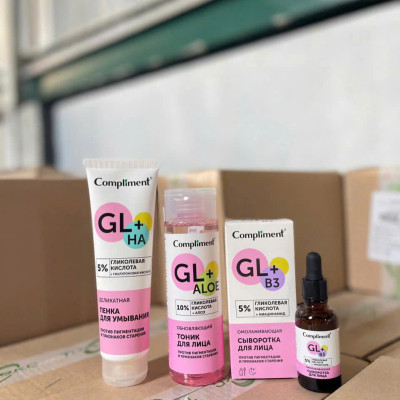 Bộ sản phẩm Compliment 5% Glycolic Acid làm sạch, sáng đều màu da, căng bóng