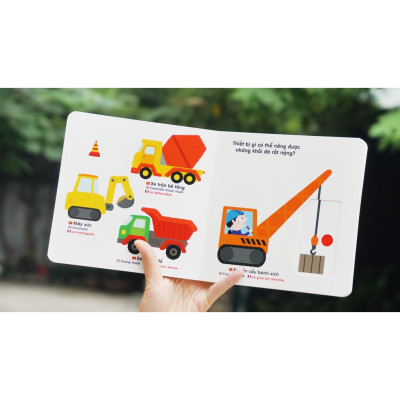 Sách Chuyển Động Thông Minh Đa Ngữ Việt - Anh - Pháp Các Mùa Trong Năm