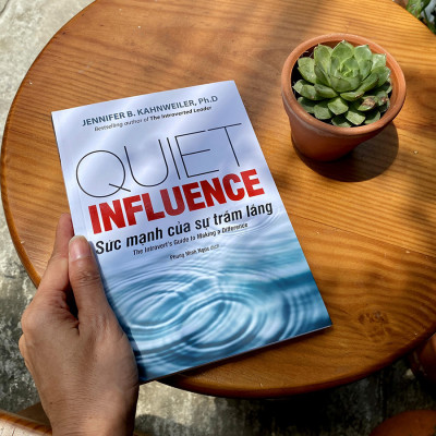 Sách First News - Sức Mạnh Của Sự Trầm Lắng