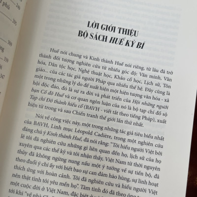 (Bìa cứng – Nằm trong bộ sách “Huế kỳ bí”) HUẾ - ĐIỀU KỲ BÍ – Louis Chochod – Nguyễn Thành Quang dịch – MaiHaBooks – NXB Khoa Học Xã Hội