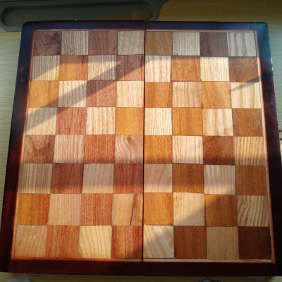 Bàn cờ vua gỗ hương và quân gỗ hương gụ 