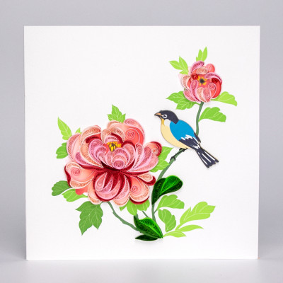 Chim xanh đầu trên cành hoa mẫu đơn - Thiệp giấy xoắn 15 x 15 cm