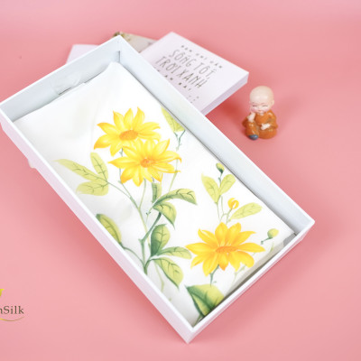 Khăn Lụa Vuông Vẽ Hoa Dã Quỳ – SenSilk Painting Silk