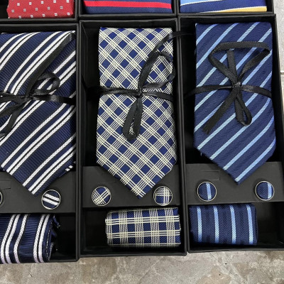 Cà vạt nam quà tặng cho người thân Noel và năm mới 2022 Giangpkc hộp dài