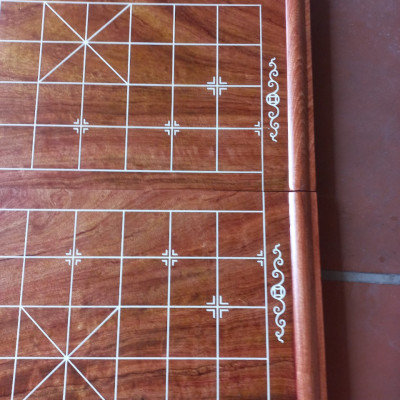 Bàn cờ tướng bằng gỗ hương đá đẹp long lanh kt 50x52x3.5cm