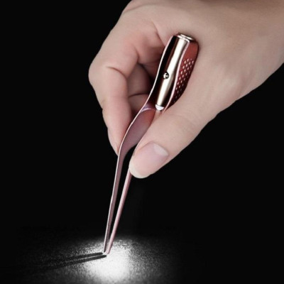 Nhíp Lấy Tai Thương Hiệu PaKaSa Có Đèn Chuyên Dụng Có Kèm Pin - Hàng Chính Hãng 