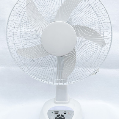 Quạt sạc tích điện 16 inch Nakagami chất lượng công nghệ Nhật Bản có đèn LED và USB - Hàng chính hãng