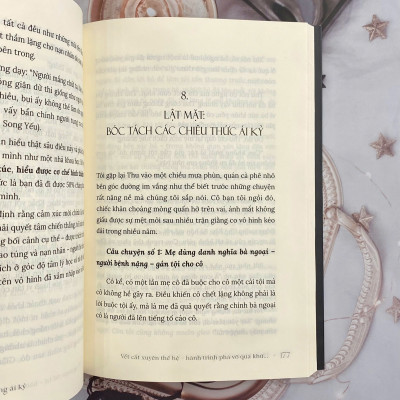 Sách - Thoát khỏi mê cung ái kỷ