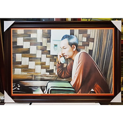 Tranh in dầu -Bác Hồ cầm ống nói ( bác Hồ cầm ống nghe)