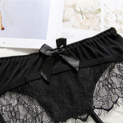 Quần lót nữ lọt khe tua rua ở mông - Màu đen