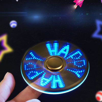 Hột Quẹt Bật Lửa Hồng Ngoại Kiêm Đèn Pin Sạc Điện USB Kiểu Dáng Spinner Tạo 12 Hiệu Ứng Đèn Led - Video Review