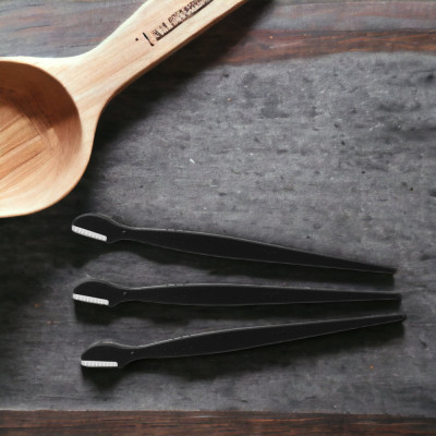 Dao Cạo Lông Mày Màu Đen Kai Groom 38531-HC1161