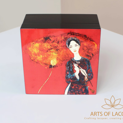 Hộp Lưu Niệm Sơn Mài Họa Tiết Cô Gái và Hoa Sen