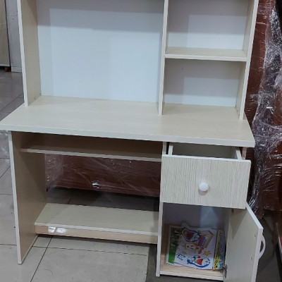 Bàn học sinh màu gỗ sồi Juno Sofa ngang 1m x cao 1m55 x sâu 45 cm