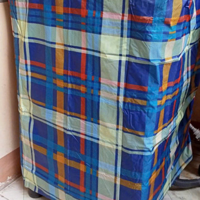 Áo phủ  máy giặt cửa trên  cho máy từ  9 -  10 kg  , vải dù siêu bền ,  thoáng khí  , chống nước  , chống bụi tốt   bảo vệ máy  khỏi mưa nắng khi để ban công giao màu ngẫu nhiên